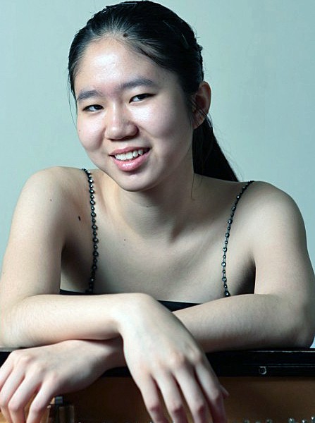 Anna Han, Pianist in Review