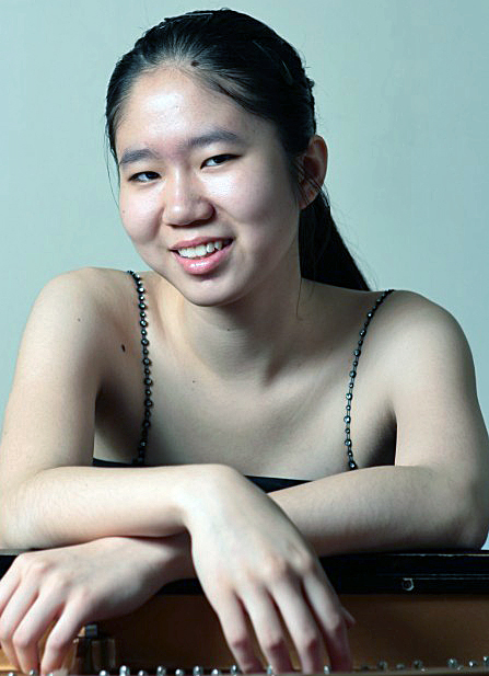 Anna Han, Pianist in Review