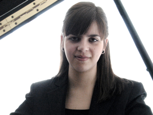 New York Concert Artists and Associates presents Viviana Lasaracina, pianist in Review