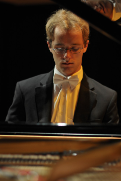 Fryderyk Chopin Society of Texas presents Konrad Binienda in Review