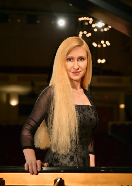 Piano Lovers presents Anastasiya Naplekova in Review
