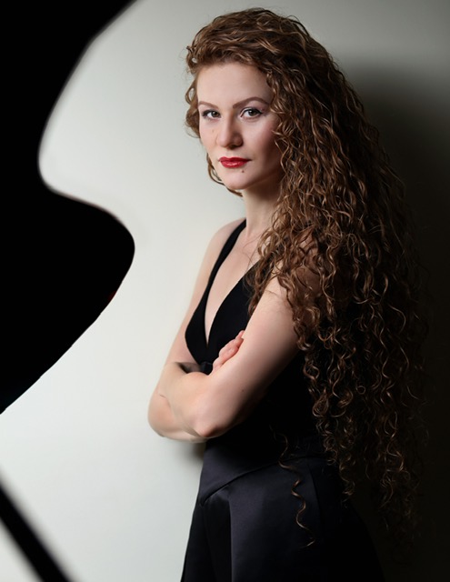 Piano Lovers Presents Asiya Korepanova in Review