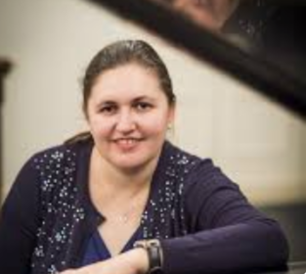 Pianist Regina Shenderovich in Review