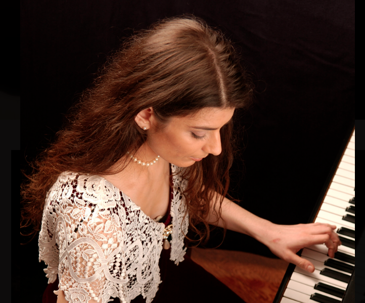 Pianist Mira Armij Gill in Review