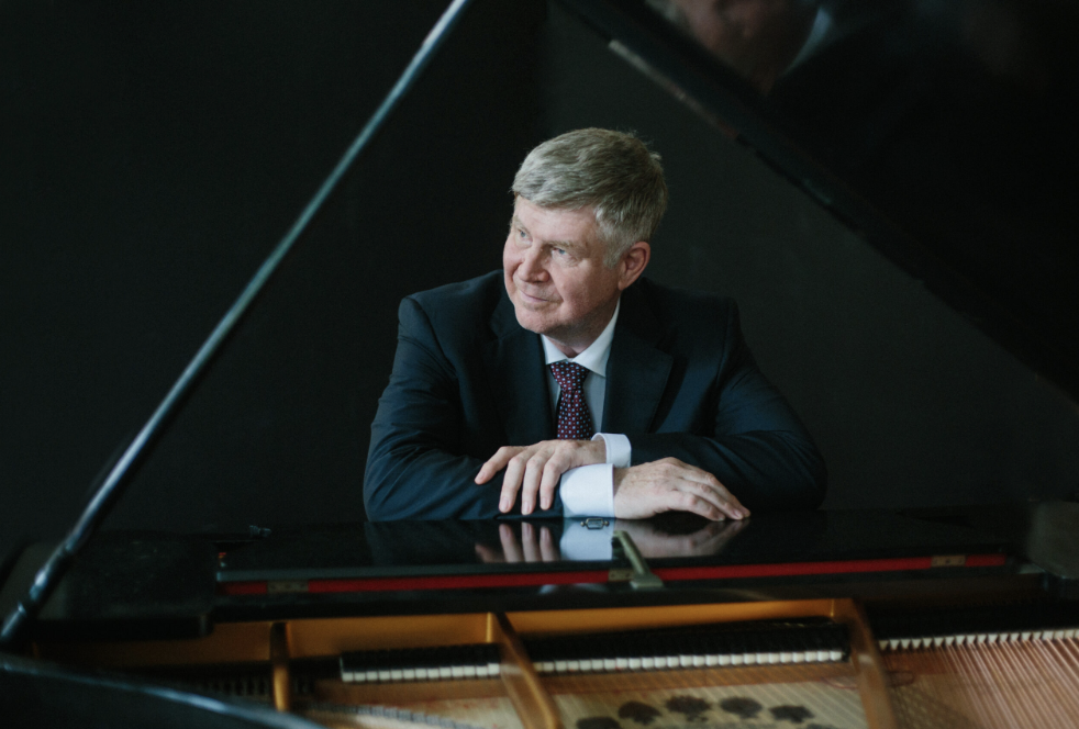 Ian Hobson: The Complete Schumann Piano Works – “Florestan and Eusebius” in Review